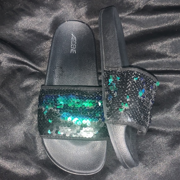 🛍️NWOT | Womens Sz.38 | Ardene Brand Slip-On Mermaid Scale Sequin Slides✨🧜‍♀️ - Picture 2 of 3